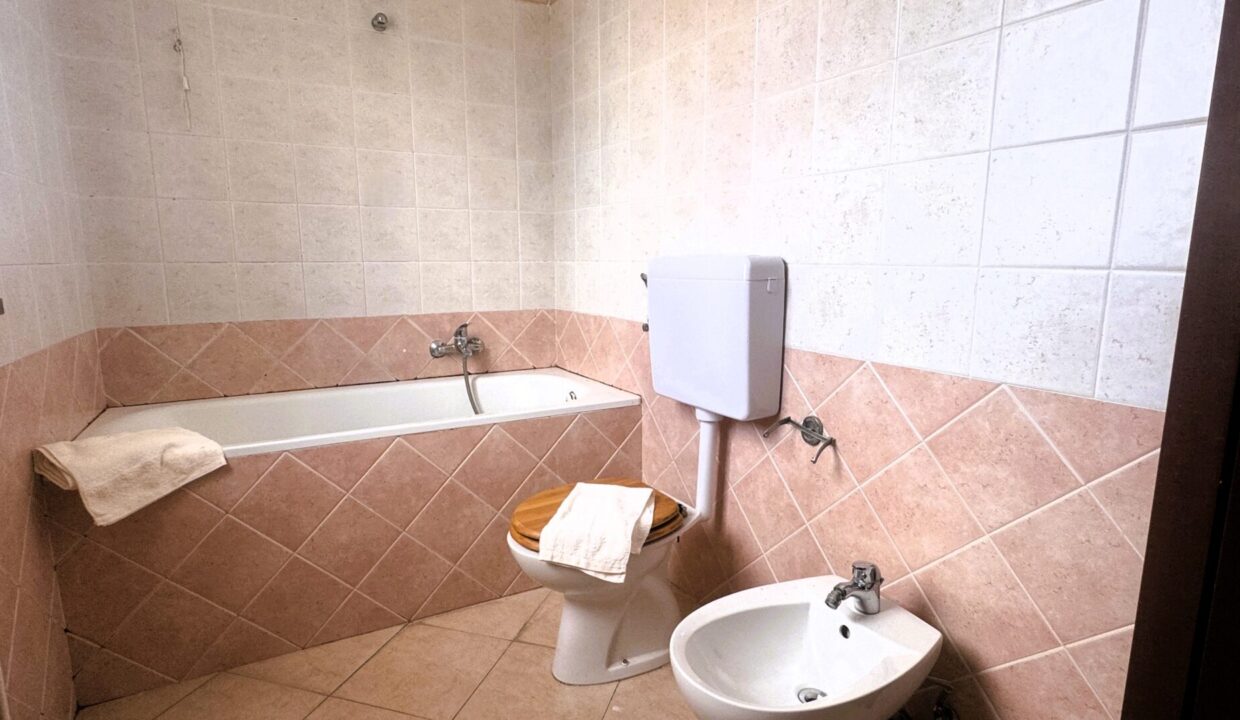 bagno appartamento con giardino Colorno