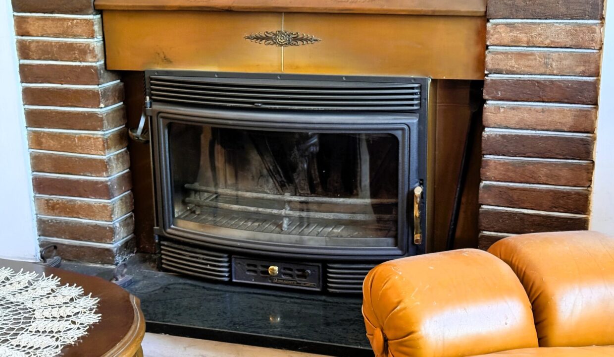 camino appartamento in trifamiliare Parma zona Montanara