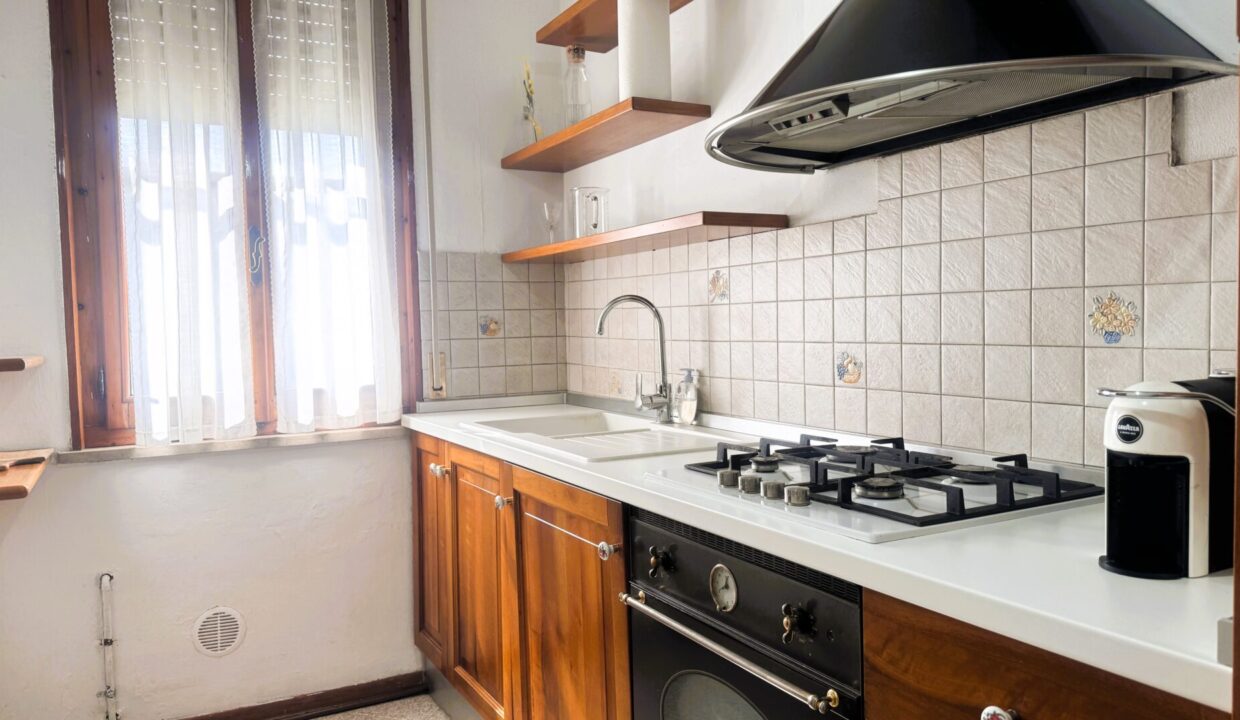 cucina villetta indipendente con giardino Colorno