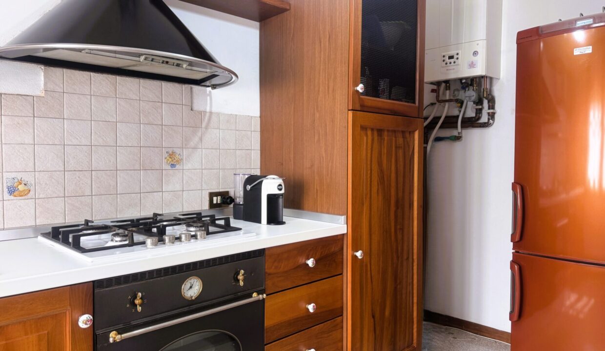 cucina villetta indipendente con giardino Colorno