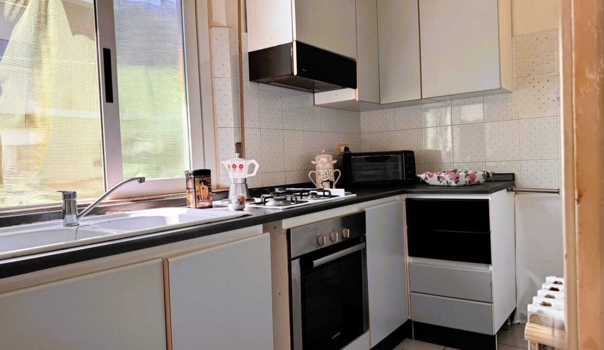 cucina appartamento in trifamiliare Parma zona Montanara