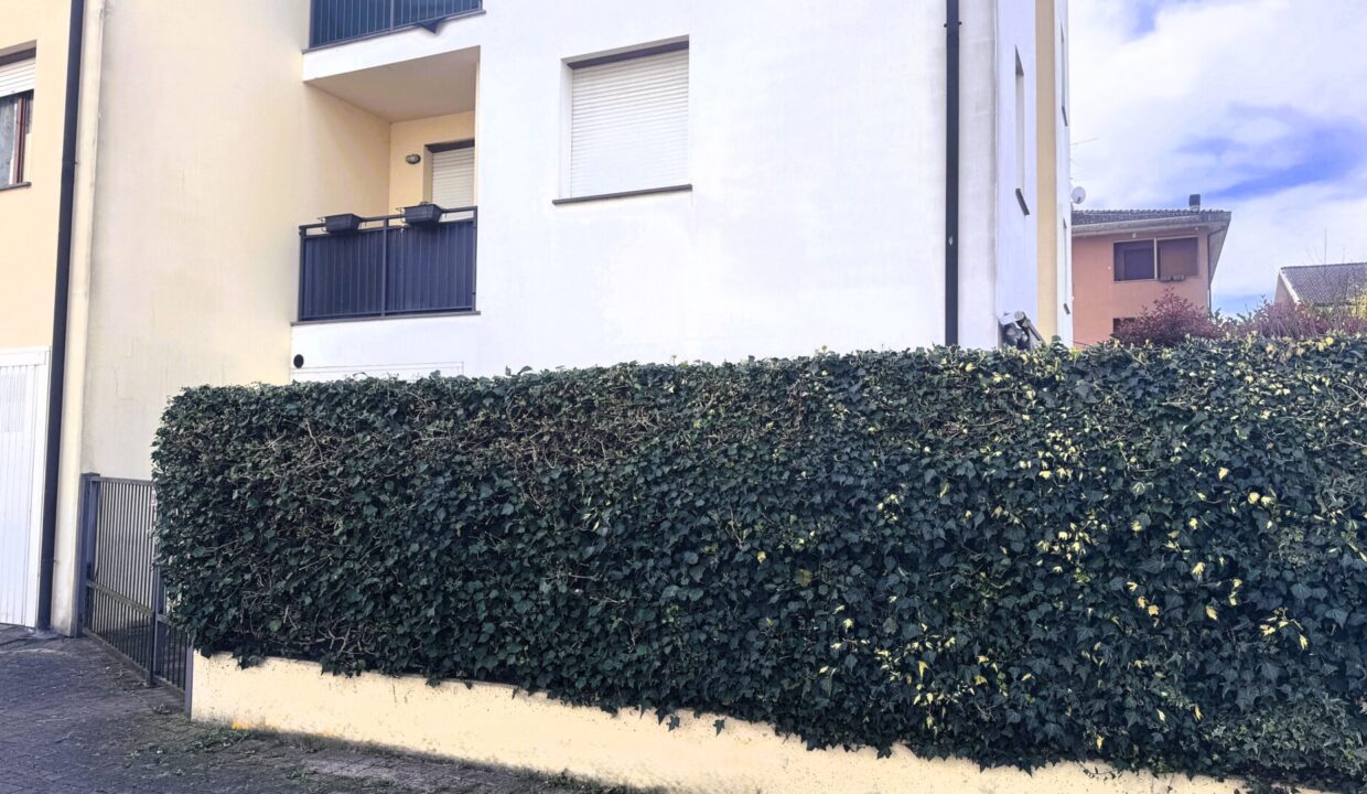 esterno appartamento con giardino Colorno