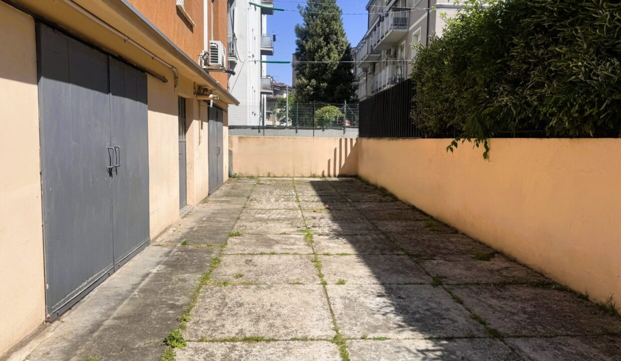 garage appartamento in trifamiliare Parma zona Montanara