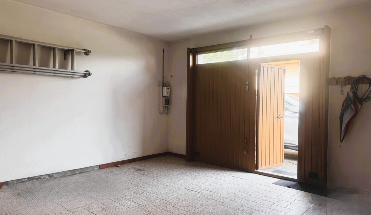 garage villetta indipendente con giardino Colorno