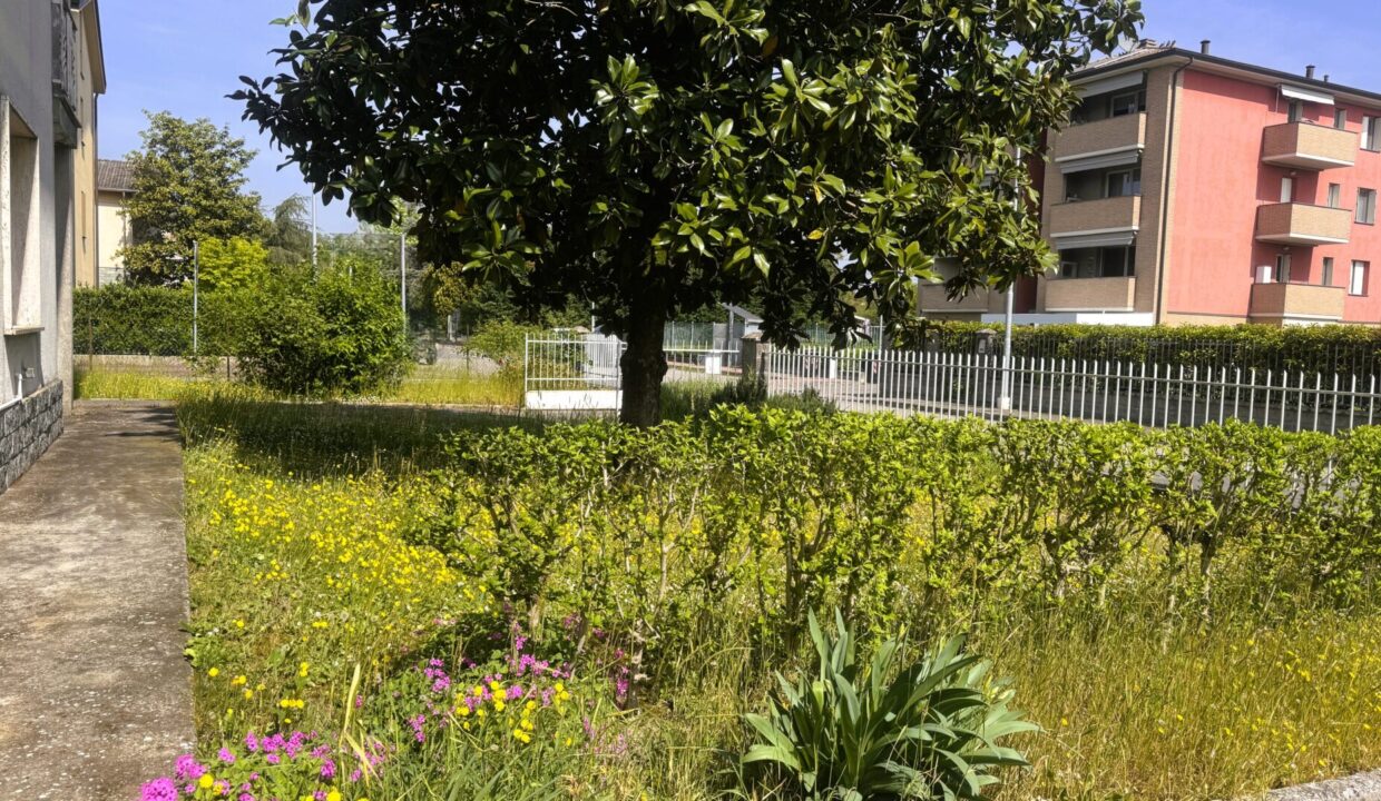 giardino villetta indipendente con giardino Colorno