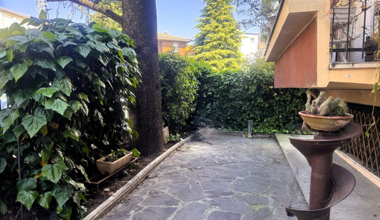 giardino appartamento in trifamiliare Parma zona Montanara