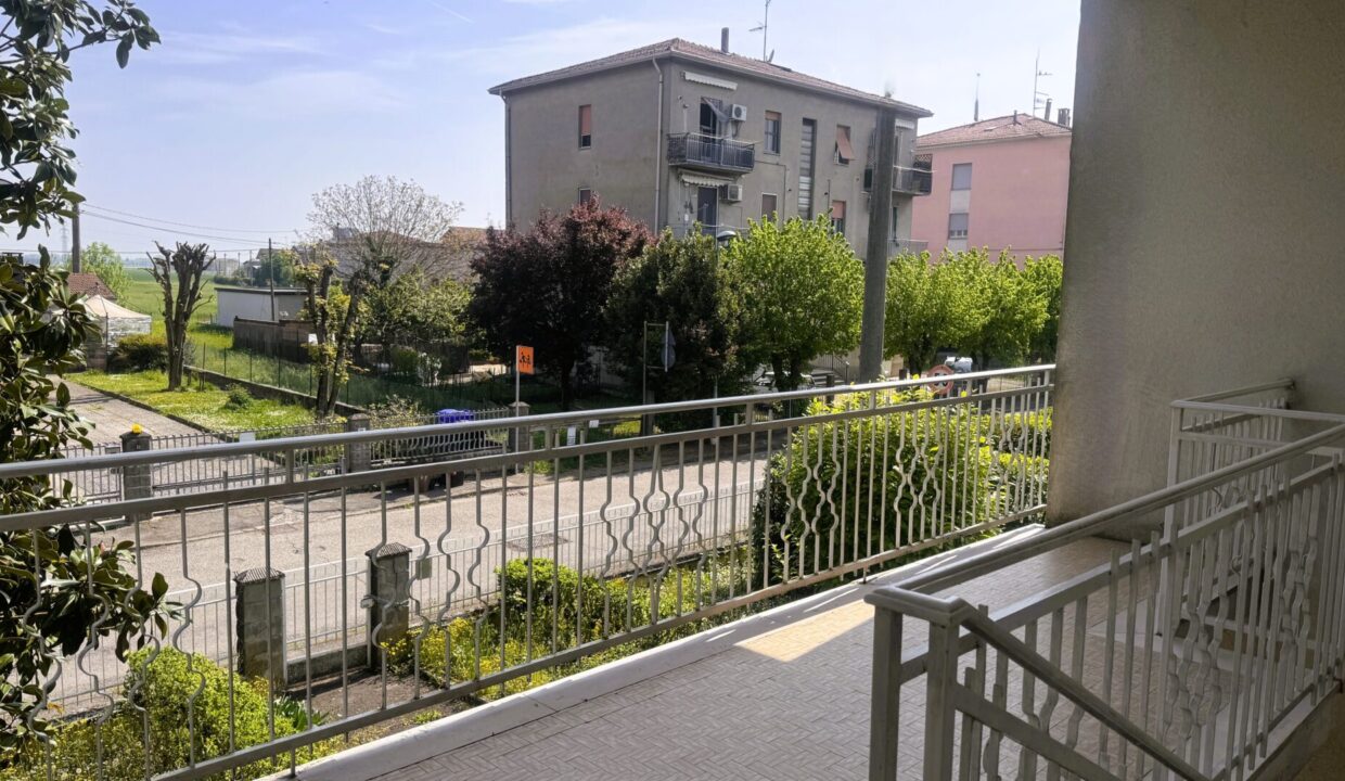 ingresso 1°piano villetta indipendente con giardino Colorno