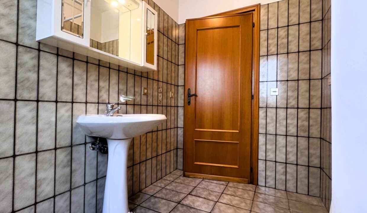 lavanderia villetta indipendente con giardino Colorno