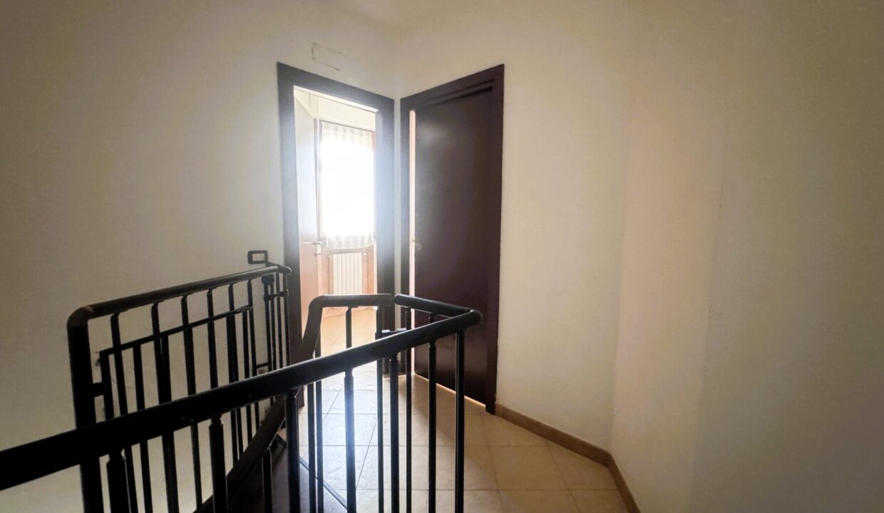 pianerottolo appartamento con giardino Colorno