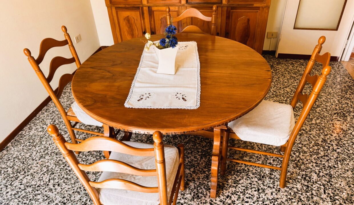 sala da pranzo appartamento in trifamiliare Parma zona Montanara