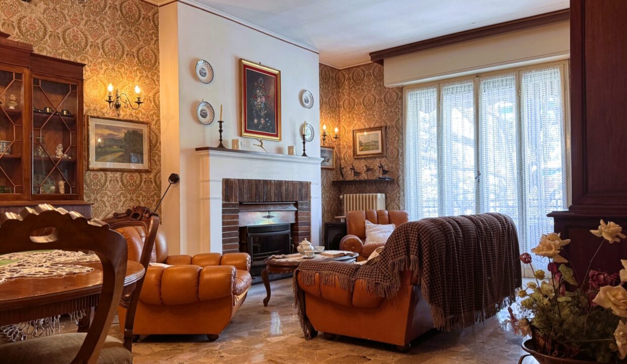 salone appartamento in trifamiliare Parma zona Montanara