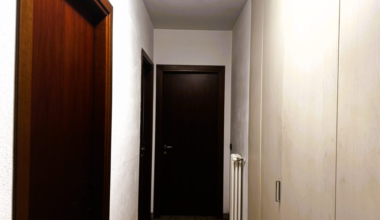 corridoio appartamento con giardino Mezzano Inferiore