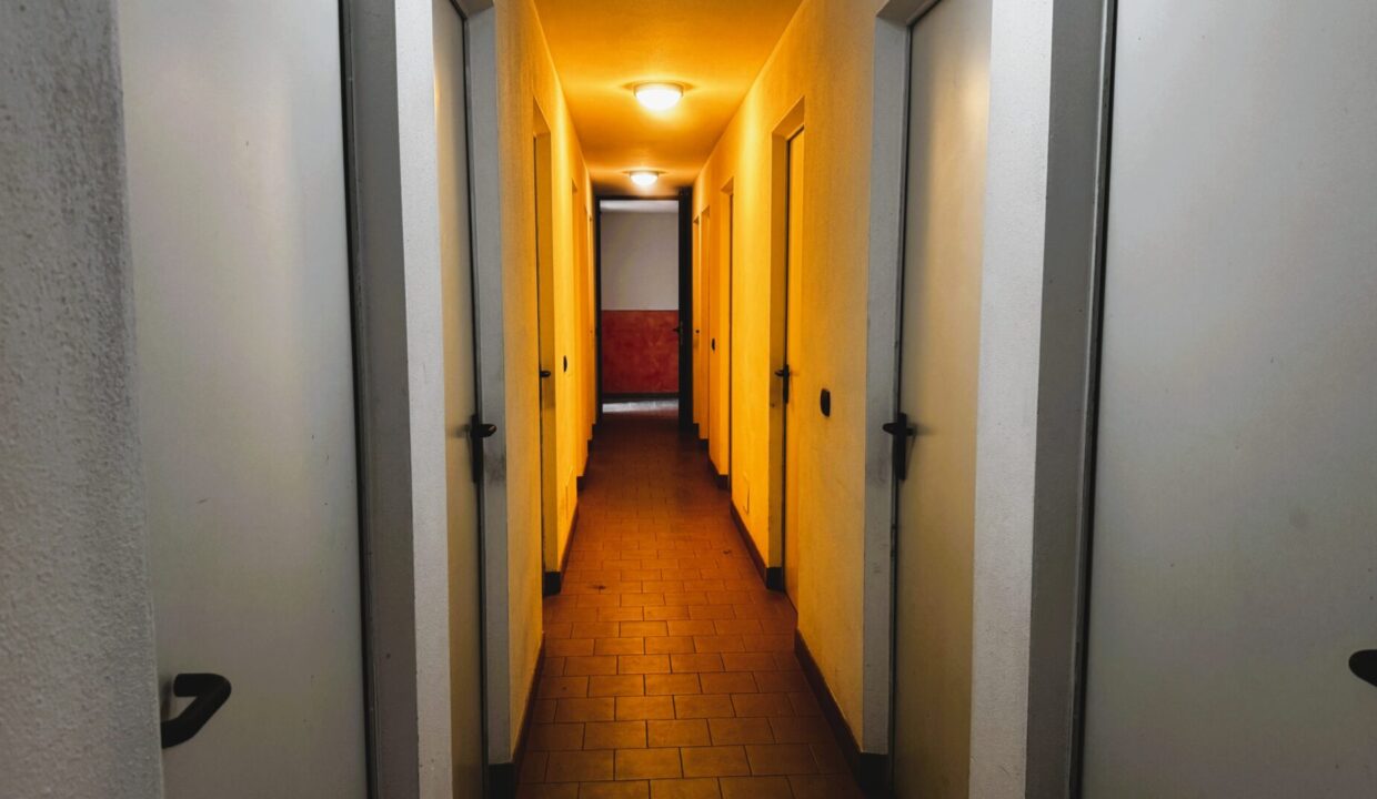 corridoio cantine appartamento con giardino Mezzano Inferiore