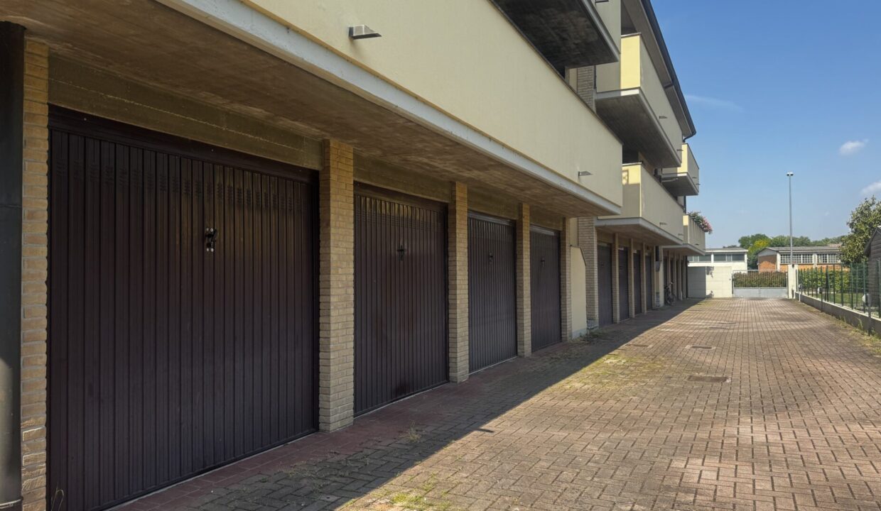 garage appartamento con giardino Mezzano Inferiore