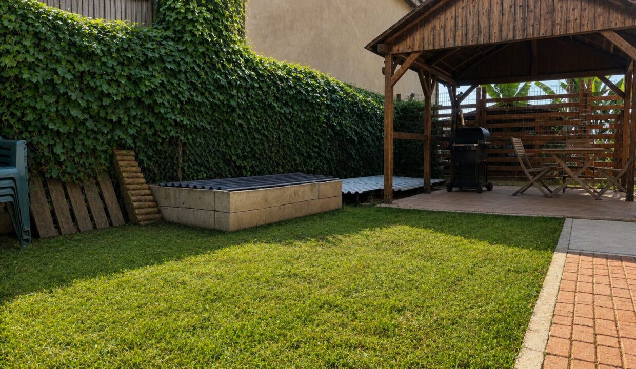 giardino appartamento con giardino Mezzano Inferiore