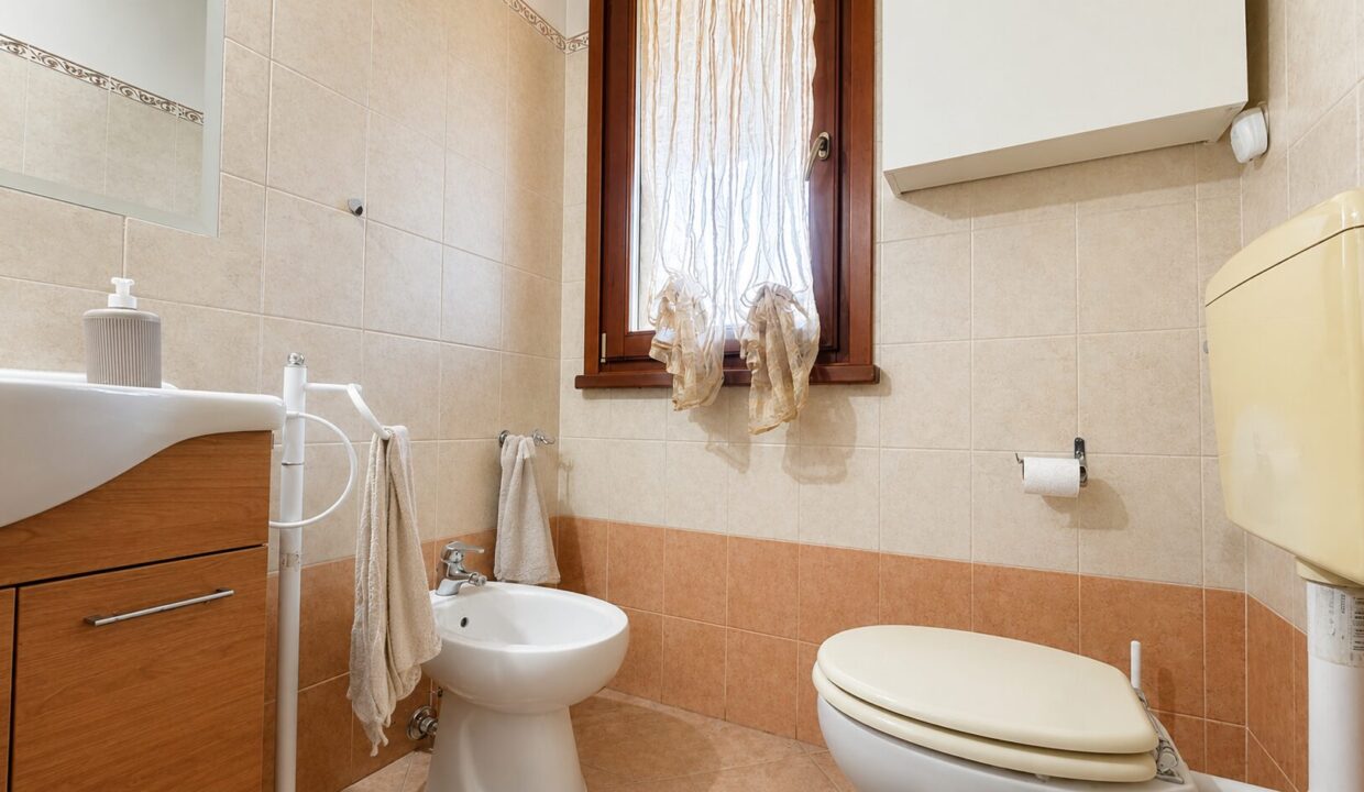 bagno 1°piano villetta a schiera San Secondo campagna