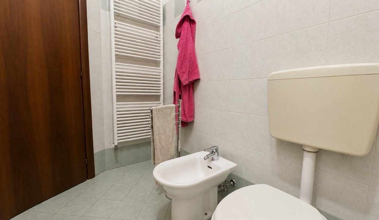 bagno 2°piano villetta a schiera San Secondo campagna