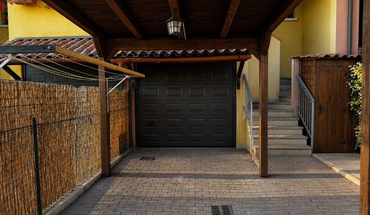 cortile villetta a schiera San Secondo campagna