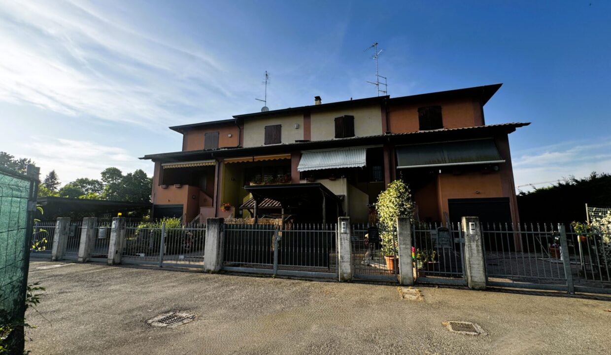facciata villetta a schiera San Secondo campagna