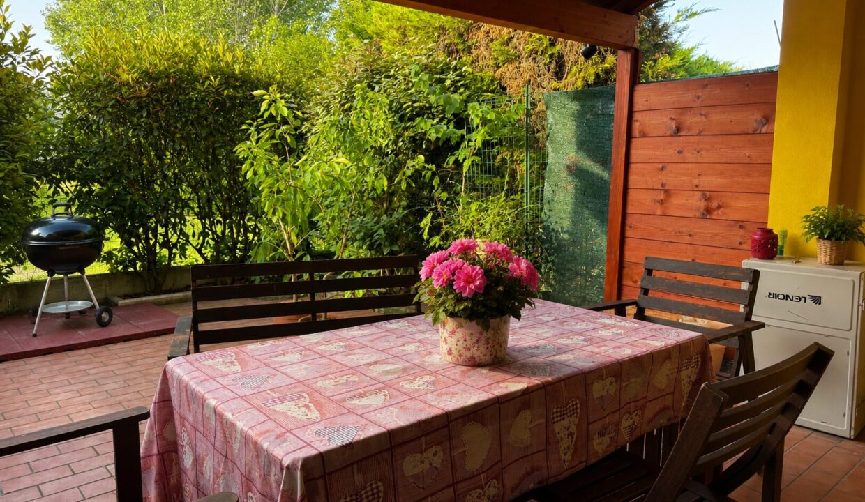portico villetta a schiera San Secondo campagna