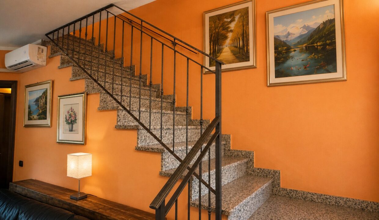 scala  villetta a schiera San Secondo campagna